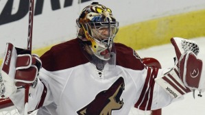 Mike Smith steals series for Phoenix Coyotes